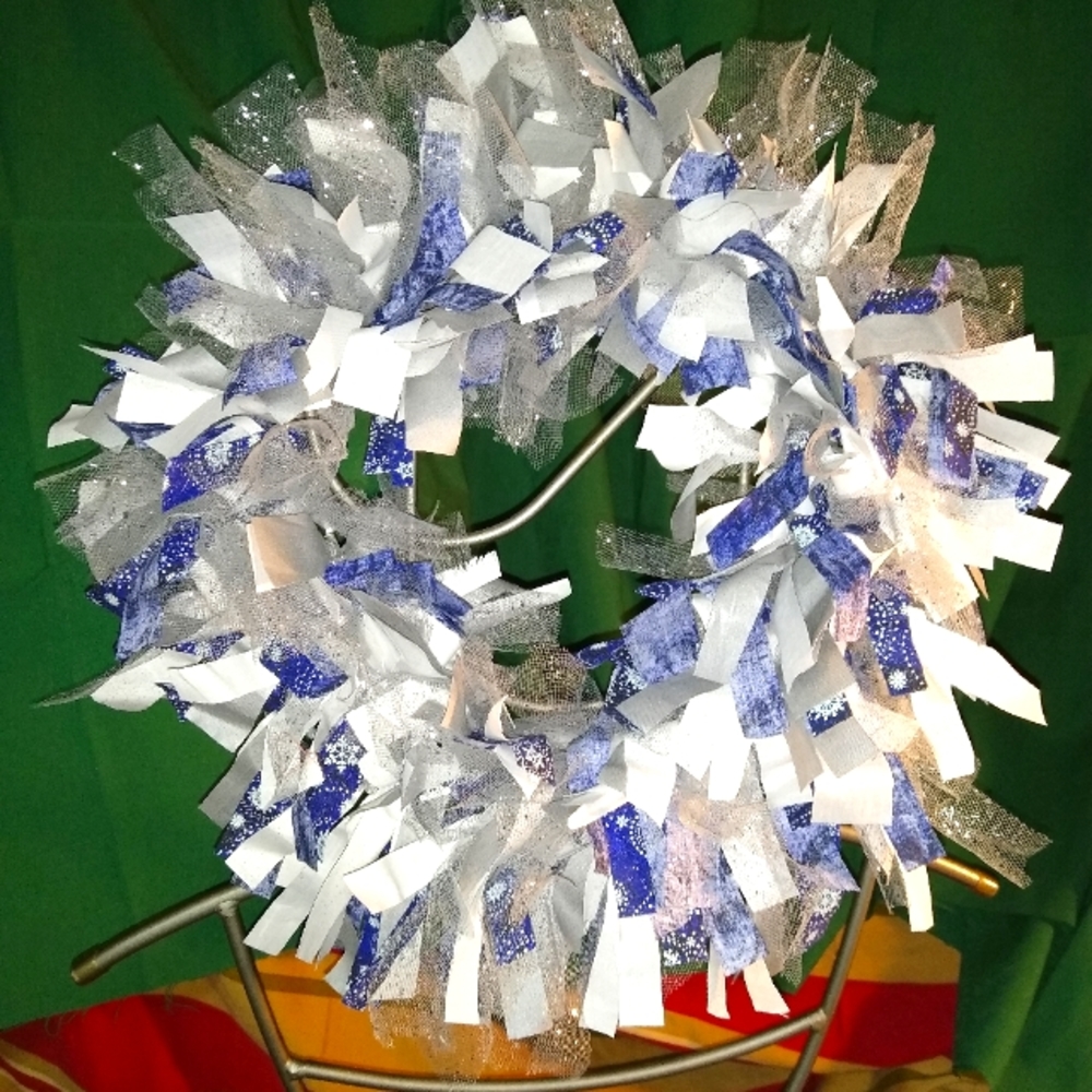 #55 Snowflake Round Fabric Wreath